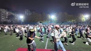 出圈了!西安交通大学千人齐唱《库里之歌》