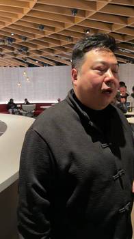 被认出来了!网红瑞哥英语在美国和凯尔特人球迷亲切交谈🤣
