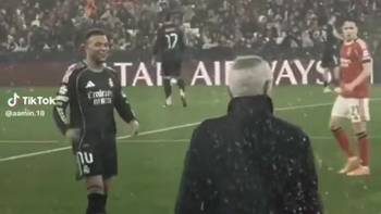 穆帅这是和姆巴佩说了什么?让姆总笑着摆手😂